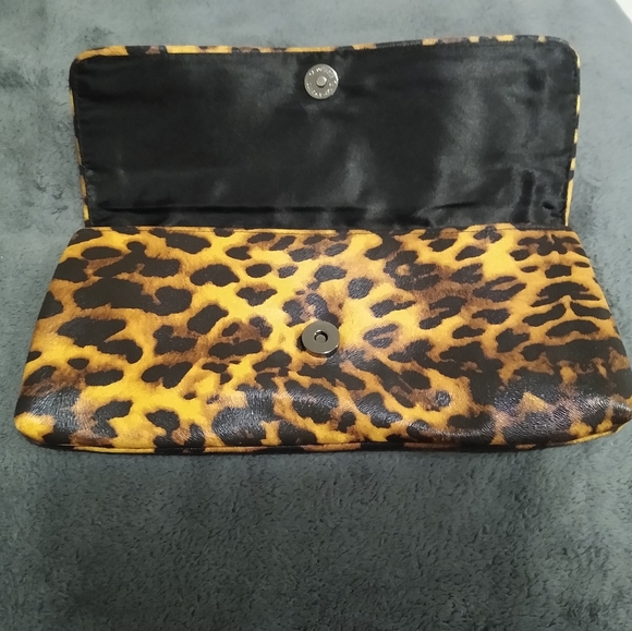 Purse - Picture 1 of 4